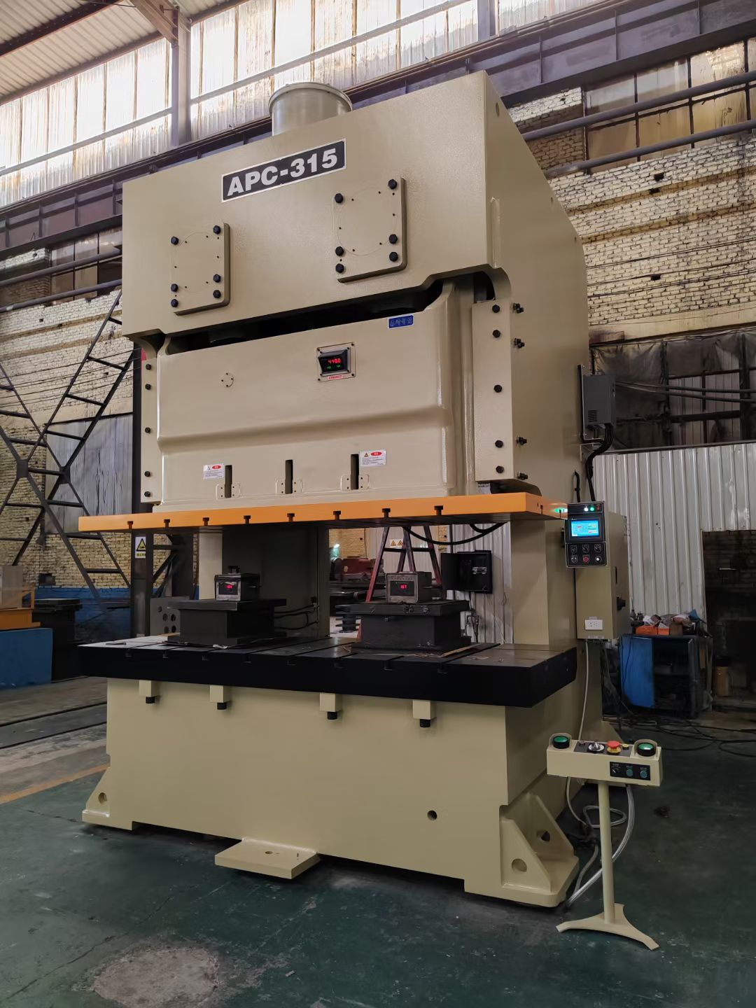 ⚙️ Fuxing Machinery — Smart Metal Forming, Customized for You